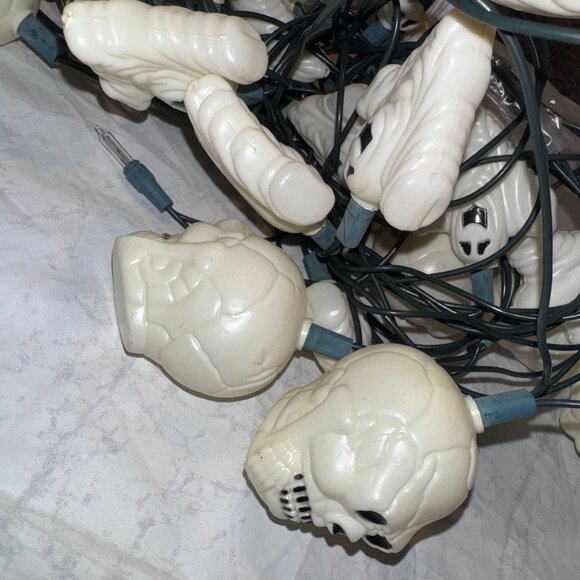Vintage Halloween 32 Ghost & Skulls Blow Mold String Lights - Picture 7 of 8